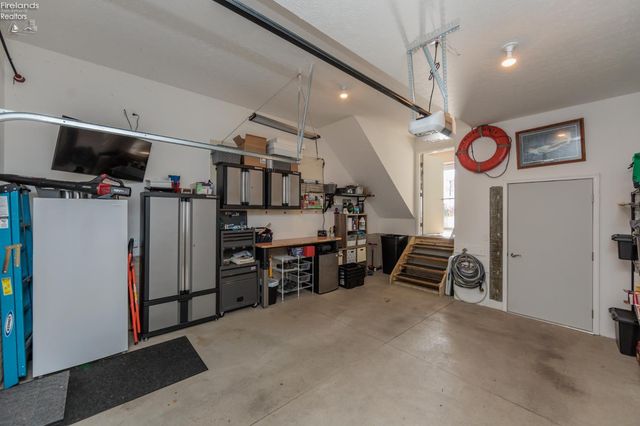 W 415 Water Street, Sandusky, OH 44870