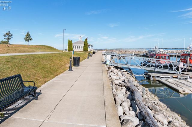 W 415 Water Street, Sandusky, OH 44870