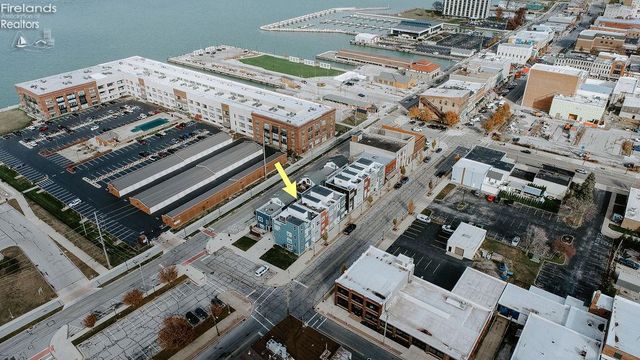 W 415 Water Street, Sandusky, OH 44870