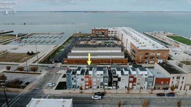 W 415 Water Street, Sandusky, OH 44870