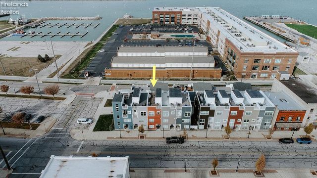 W 415 Water Street, Sandusky, OH 44870