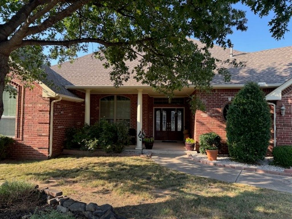 11712 NW Savanah Place Place, Yukon, OK 73099