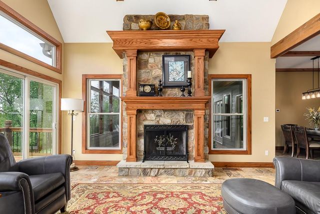 27362 187th Street, Leavenworth, KS 66048