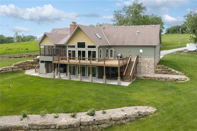 27362 187th Street, Leavenworth, KS 66048