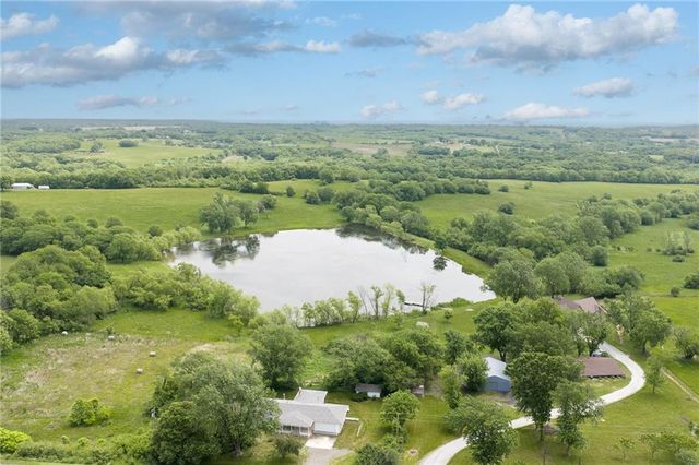 27362 187th Street, Leavenworth, KS 66048