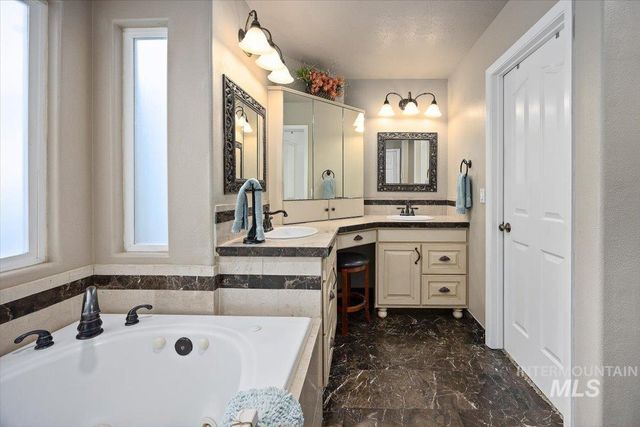 2028 Candleridge Drive, Twin Falls, ID 83301