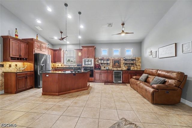 2911 NW 14th TER, Cape Coral, FL 33993