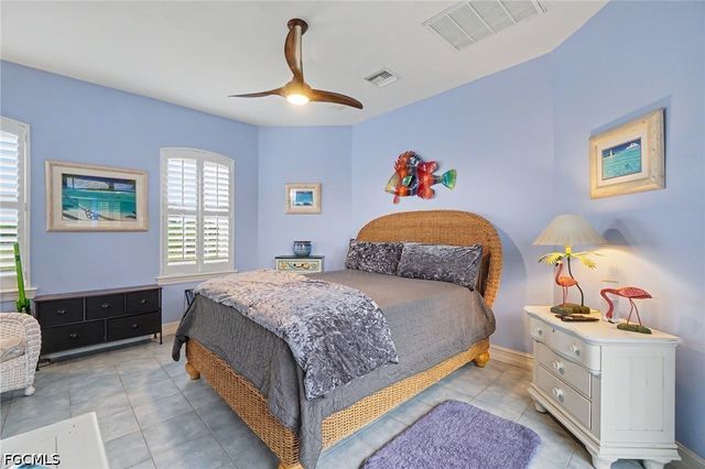 2911 NW 14th TER, Cape Coral, FL 33993