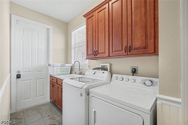 2911 NW 14th TER, Cape Coral, FL 33993