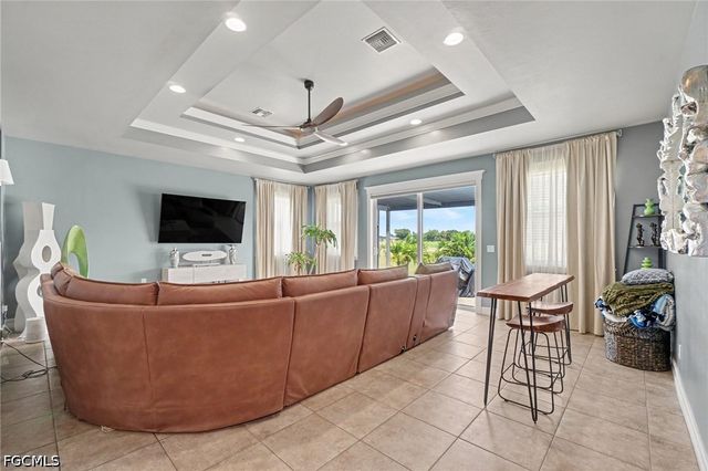 2911 NW 14th TER, Cape Coral, FL 33993