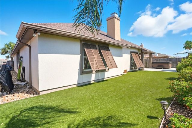 15825 Cozumel Dr, Corpus Christi, TX 78418