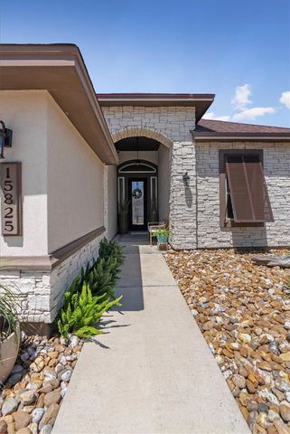 15825 Cozumel Dr, Corpus Christi, TX 78418