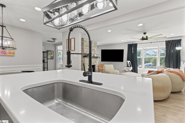 127 E Victoria Road, Spartanburg, SC 29301