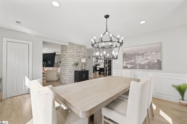 127 E Victoria Road, Spartanburg, SC 29301