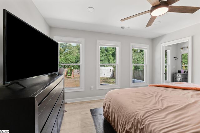 127 E Victoria Road, Spartanburg, SC 29301