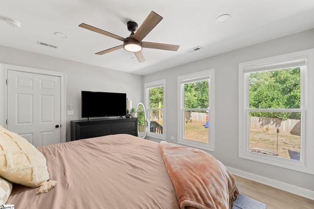 127 E Victoria Road, Spartanburg, SC 29301