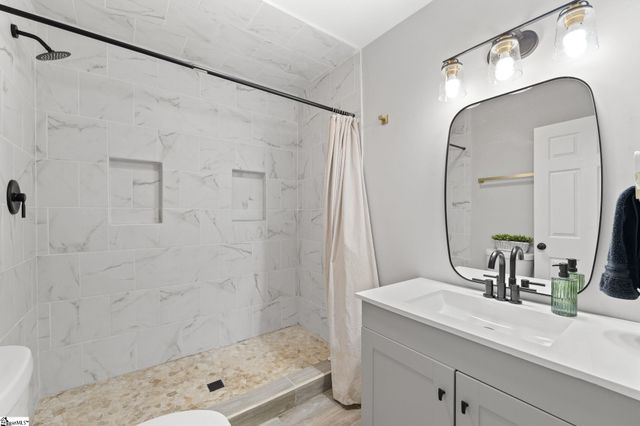 127 E Victoria Road, Spartanburg, SC 29301