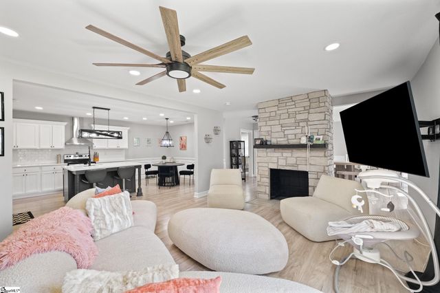 127 E Victoria Road, Spartanburg, SC 29301