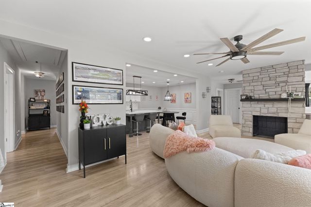 127 E Victoria Road, Spartanburg, SC 29301