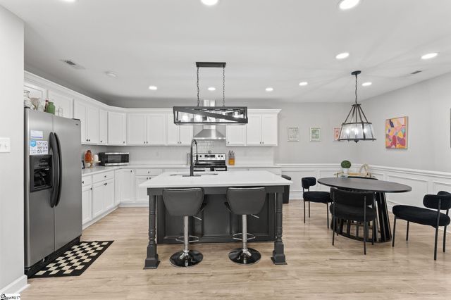 127 E Victoria Road, Spartanburg, SC 29301