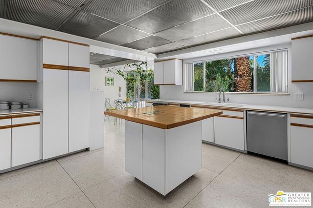 690 W Stevens Road, Palm Springs, CA 92262