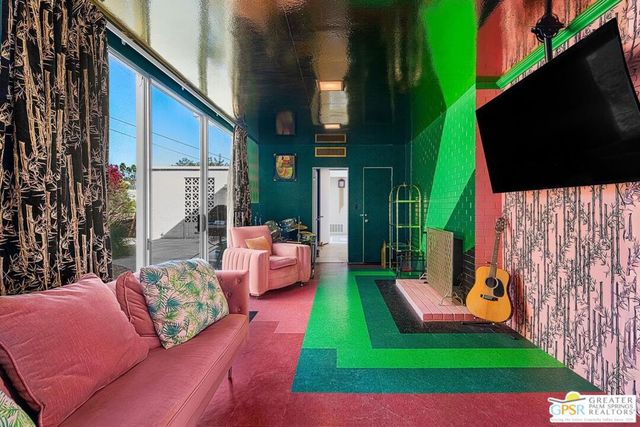 690 W Stevens Road, Palm Springs, CA 92262