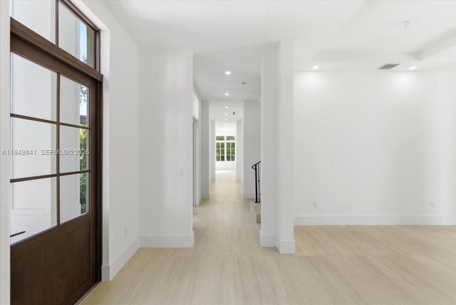 5940 SW 100th Terrace, Pinecrest, FL 33156