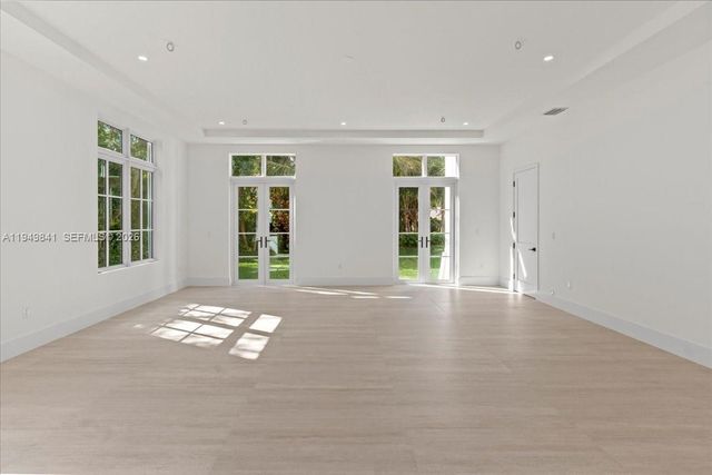 5940 SW 100th Terrace, Pinecrest, FL 33156