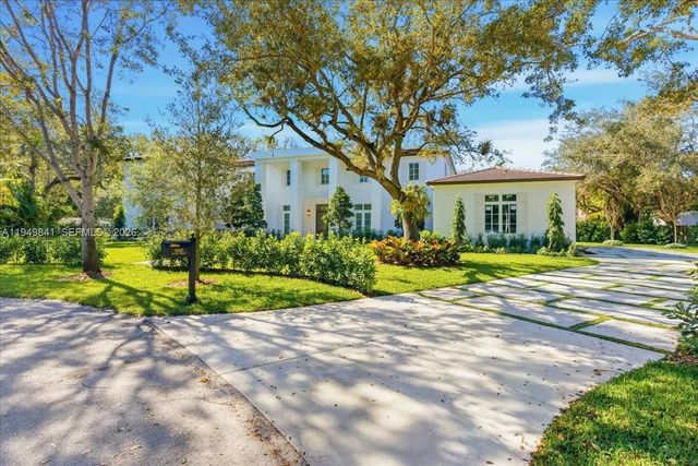 5940 SW 100th Terrace, Pinecrest, FL 33156