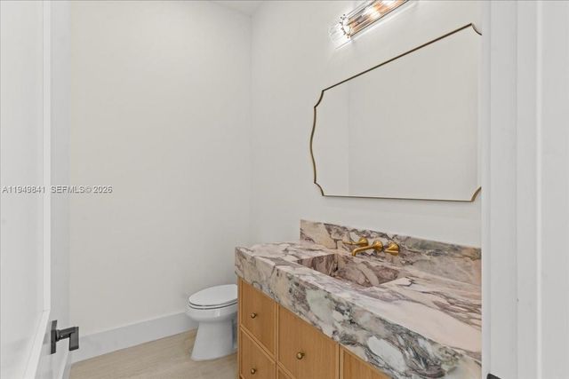 5940 SW 100th Terrace, Pinecrest, FL 33156