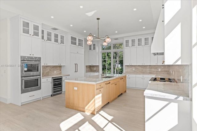 5940 SW 100th Terrace, Pinecrest, FL 33156