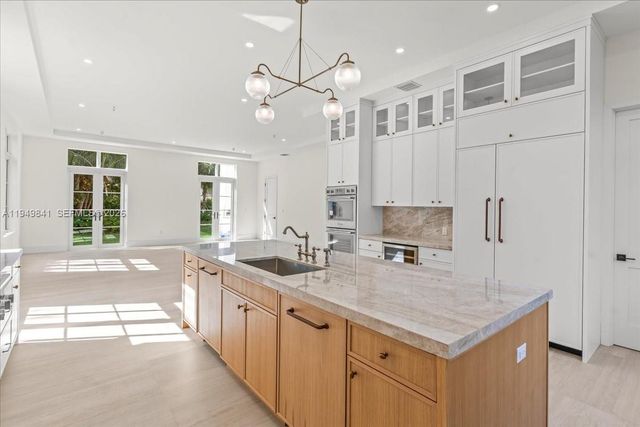 5940 SW 100th Terrace, Pinecrest, FL 33156