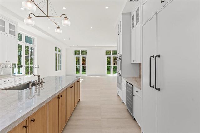 5940 SW 100th Terrace, Pinecrest, FL 33156