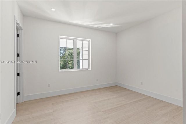 5940 SW 100th Terrace, Pinecrest, FL 33156