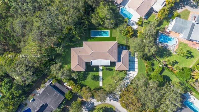 5940 SW 100th Terrace, Pinecrest, FL 33156