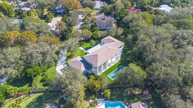 5940 SW 100th Terrace, Pinecrest, FL 33156