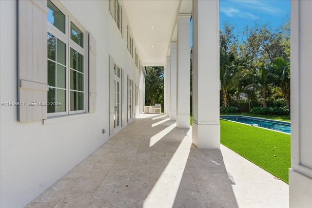 5940 SW 100th Terrace, Pinecrest, FL 33156