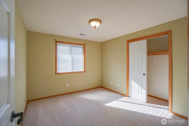 15517 NE 9th Circle, Vancouver, WA 98684