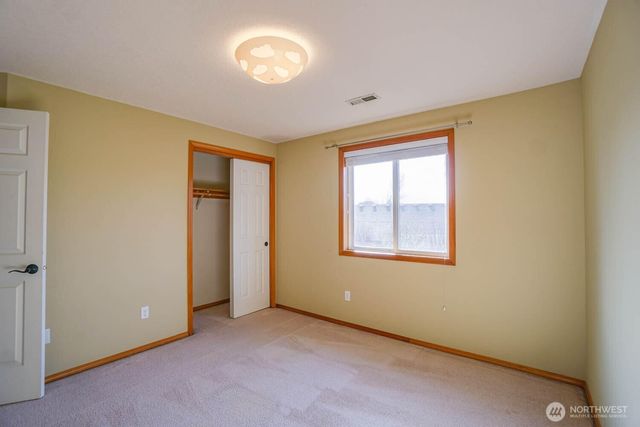 15517 NE 9th Circle, Vancouver, WA 98684