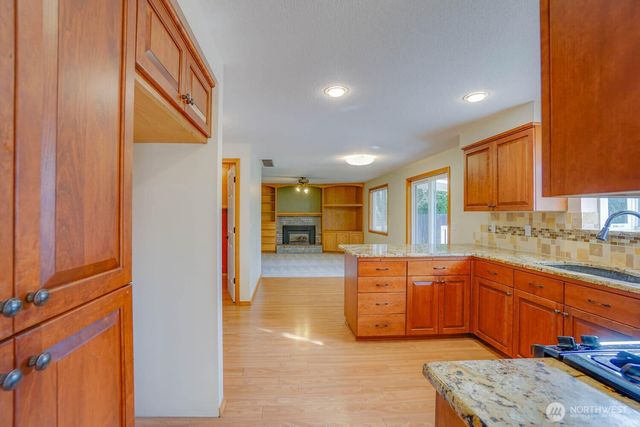 15517 NE 9th Circle, Vancouver, WA 98684