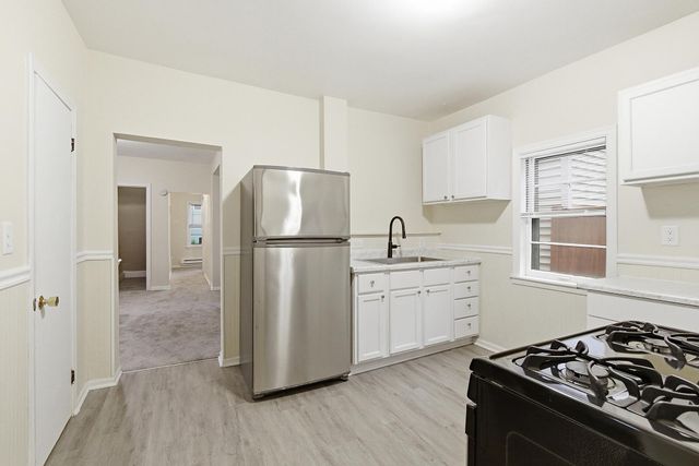 256 Rose Avenue W, Saint Paul, MN 55117