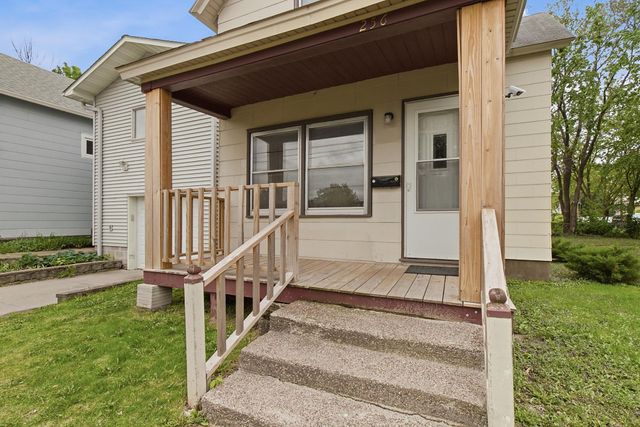 256 Rose Avenue W, Saint Paul, MN 55117