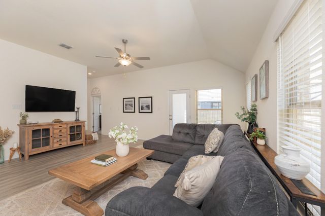 360 Jefferson DR, Kyle, TX 78640