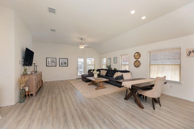 360 Jefferson DR, Kyle, TX 78640