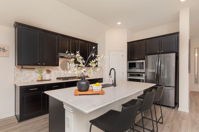 360 Jefferson DR, Kyle, TX 78640