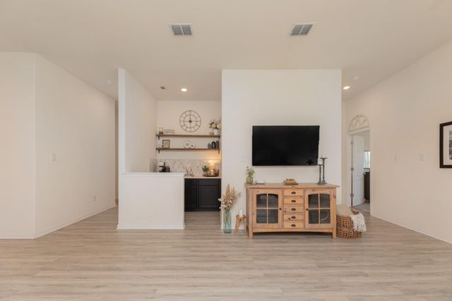 360 Jefferson DR, Kyle, TX 78640