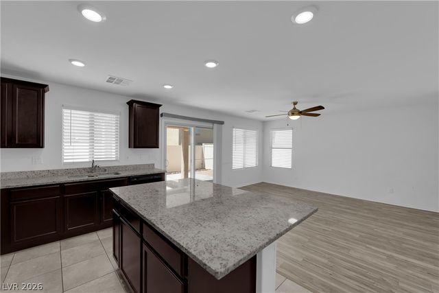6421 Broadcloth Court, Las Vegas, NV 89122