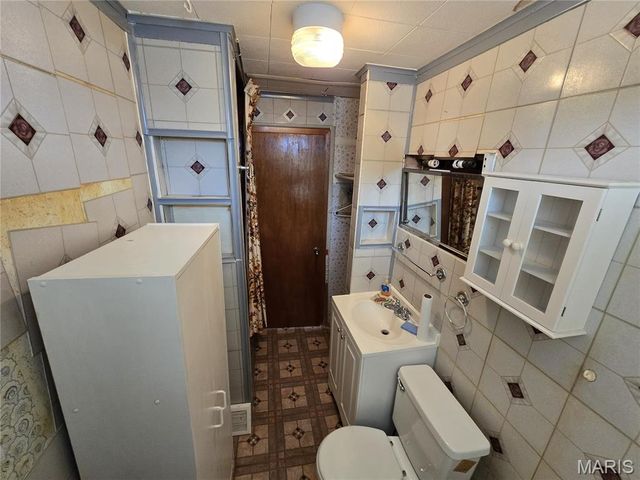 223 W Felton Avenue, St Louis, MO 63125