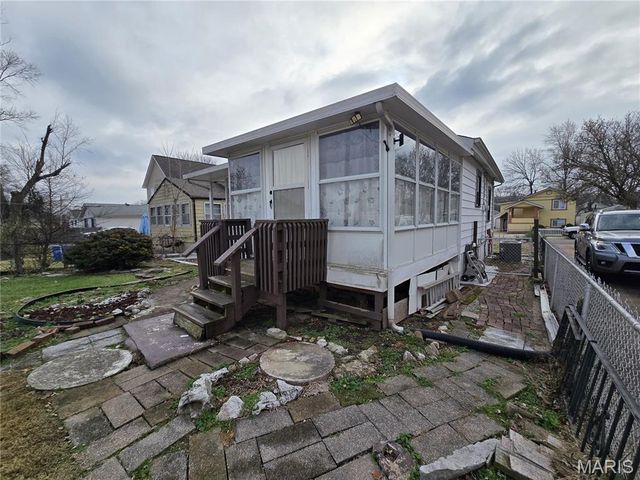 223 W Felton Avenue, St Louis, MO 63125