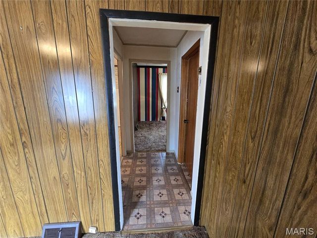 223 W Felton Avenue, St Louis, MO 63125